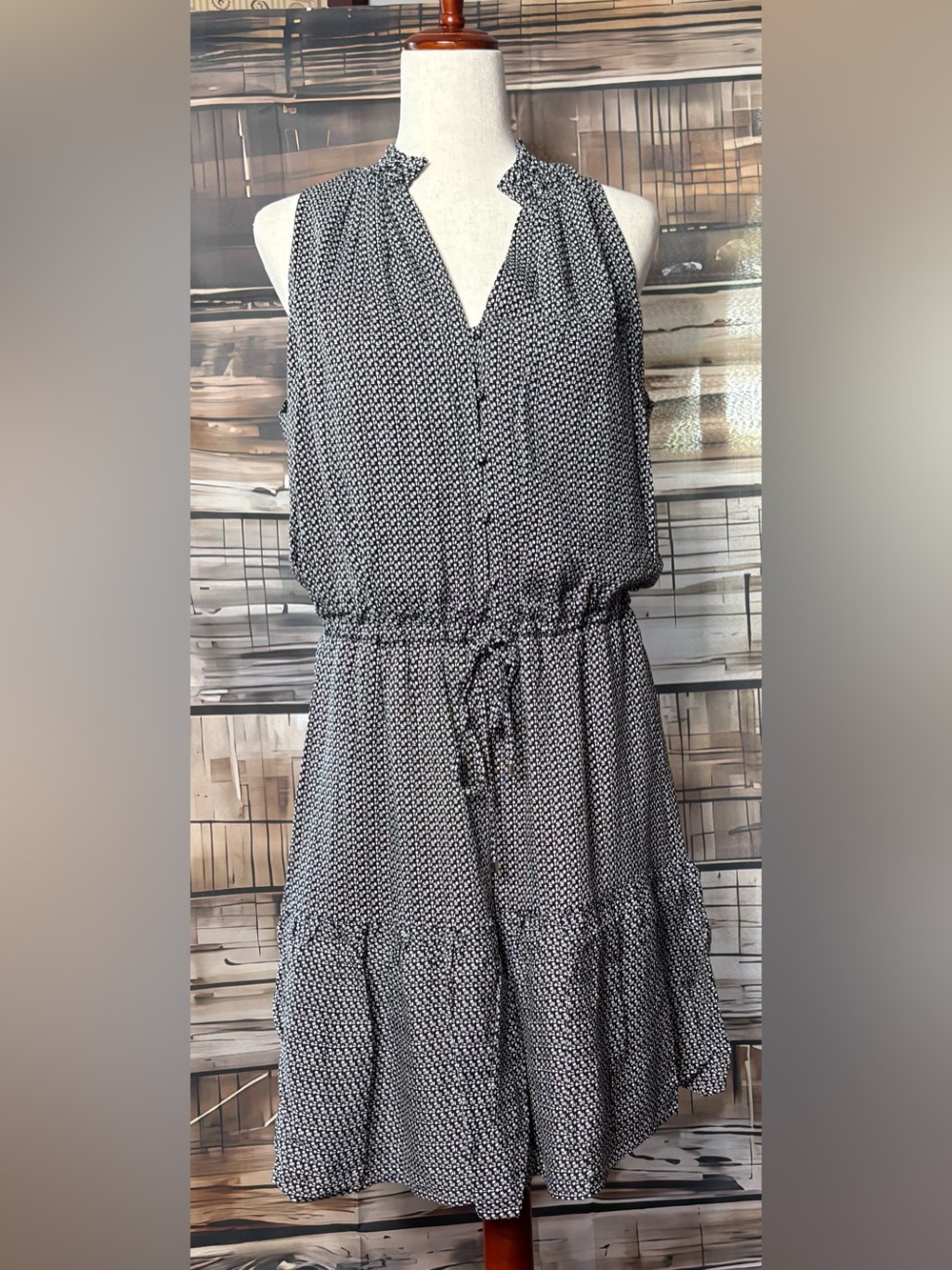 White House Black Market NWT Black White Geometric Sleeveless Mini Dress Medium